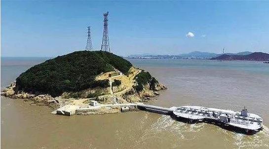 潮汐能具有儲量大影響因素少、可靠性高及能量轉(zhuǎn)化效率高等優(yōu)點，利用前景廣闊